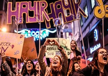 کلهر: زن و مرد در غرب تحت سلطه نظام سرمایه&lrm;&zwnj;داری هستند / موسوی: توان ارائه مدلی از فمینیسم برگرفته از متون دینی را داریم