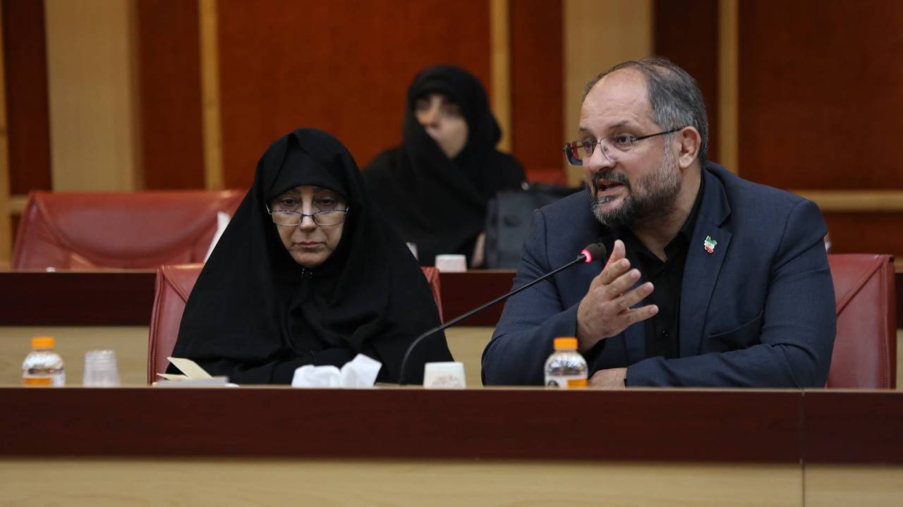 وزیر علوم: دانشگاهها در مراسم تشییع رهبر شهید، کانون خدمترسانی و نمایش دستاوردهای علمی کشور باشند وزیر علوم: دانشگاهها در مراسم تشییع رهبر شهید، کانون خدمترسانی و نمایش دستاوردهای علمی کشور باشند
