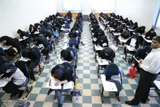 توکل به خدا و تلاش مستمر باعث موفقیتم در کنکور شد/ با وجود جنگ و از دست دادن پدربزرگم، هر روز درس می‌خواندم+فیلم