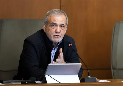 بازدید پزشکیان از نمایشگاه &laquo;الگو&zwnj;های مسیر پیشرفت&raquo;
