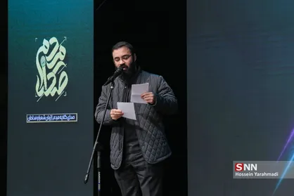 شعرخوانی عبدالرضا هلالی در گردهمایی &laquo;صدای مردم&raquo;
