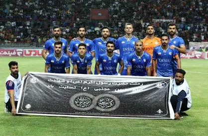 حضور سگ&zwnj;های ولگرد در محل تمرین استقلال!