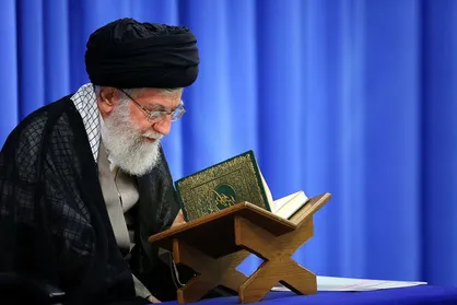 تأکید  بر ضرورت تدبّر در آیات الهی + فیلم