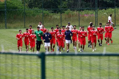 با تصمیم کالدرون، بازیکنان پرسپولیس دو دسته شدند