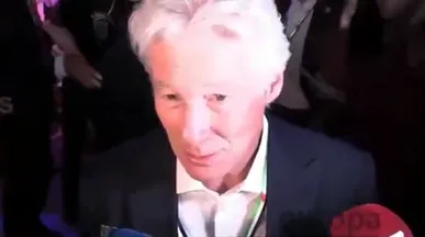 بازیگر مشهور هالیوود: ترامپ علاوه بر دیوانگی بودن بسیار خطرناک است + فیلم