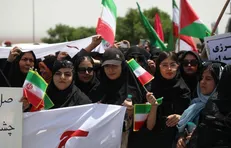 حمایت از برنامه صلح‌آمیز هسته‌ای از تهران تا نصف جهان