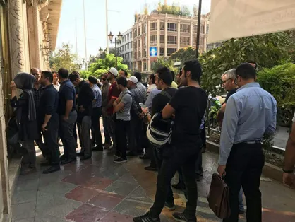 "روحانی" می&lrm;داند در بازار ارز چه&zwnj;خبر است؟