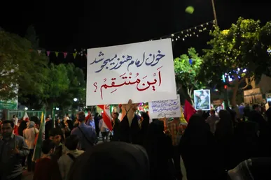 متحد، به سوی قلّه‌ها / طنین الله اکبر مردم سمنان در شب ۱۰۶ به روایت تصاویر