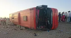 28 مصدوم در محور کرمان/ اتوبوس منحرف شد
