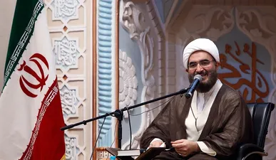 حجت‌الاسلام حاج‌علی‌اکبری: معلم در نگاه امام شهید، عنصر اصلی هویت‌سازی و پیش‌برنده تمدن نوین اسلامی است + فیلم