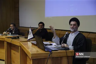 سید محمود نبویان فعال سیاسی اصولگرا