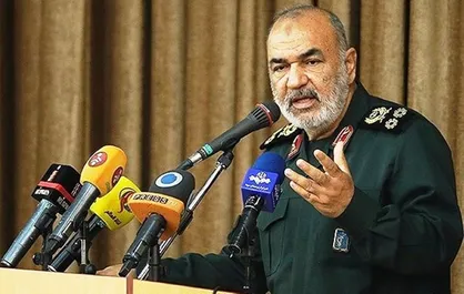 سردار سلامی: دشمن را با کوچک&zwnj;ترین تجاوز ضربه فنی می&zwnj;کنیم/ دستور فرمانده معظم کل قوا به سپاه برای محرومیت&zwnj; زدایی