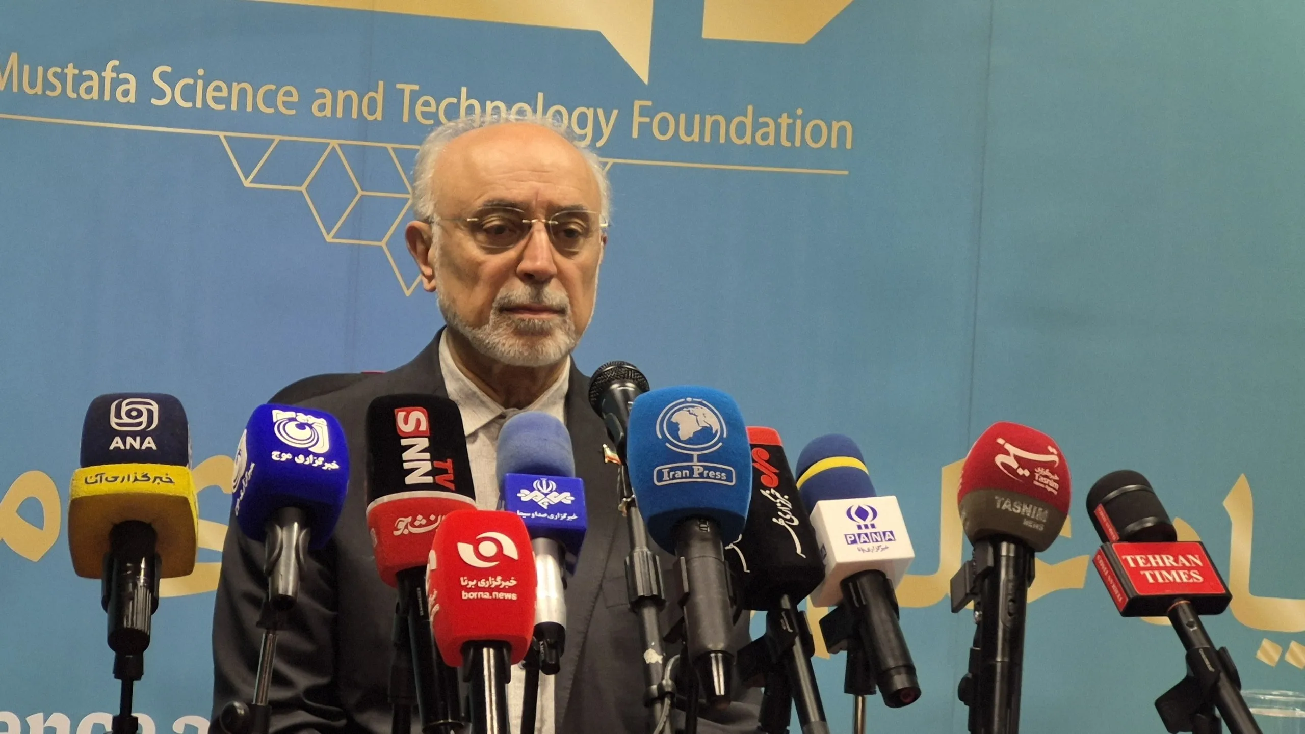 صالحی: مجلس در طرح مقابله با نفوذ بیگانگان تجدیدنظر کند/ این طرح موانعی در برقراری ارتباطات علمی ایجاد می‌کند + فیلم