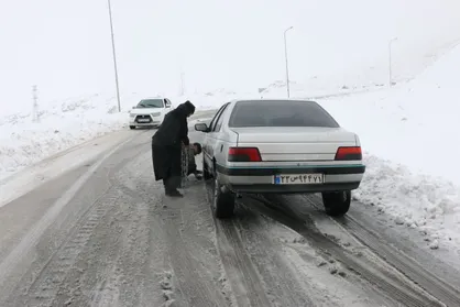 بستن زنجیرچرخ در محورهای برف&zwnj;گیر چهارمحال و بختیاری الزامی شد