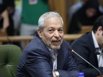 شهرداری تهران باز هم تذکر گرفت/ واکنش خداکرمی به خودسوزی امروز مقابل شهرداری تهران