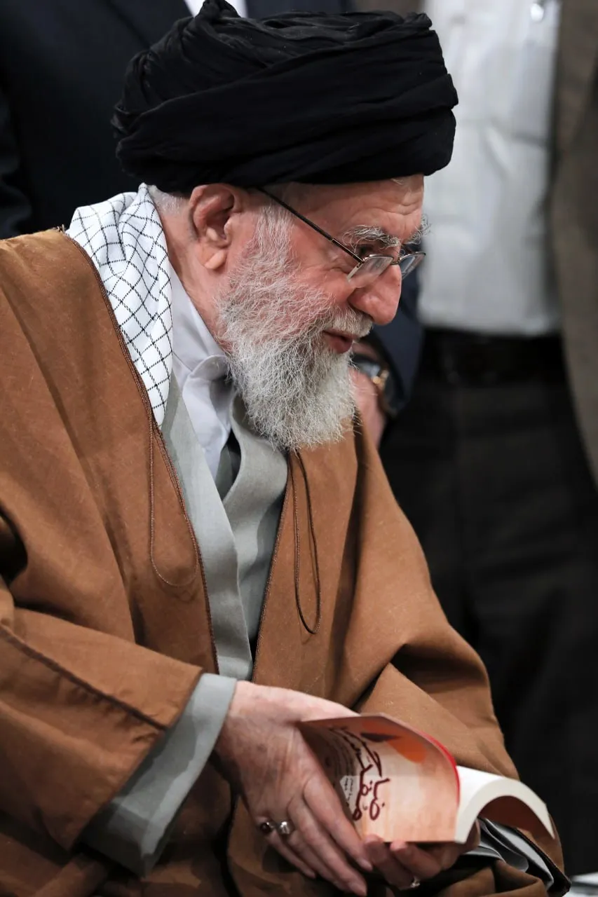 دیدار شعرا با رهبری انقلاب