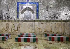 شهرداری اصفهان به مناسبت بازگشت پیکر شهدای خان طومان شهر را سیاه‌پوش کند