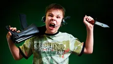 خشونت رسانه‌ای در کودکان / پدرو مادر نگویند «خشونت برای شما بد است»؛ عواقب آنرا توضیح دهند