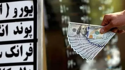 هجوم دارندگان دلار به بازار از ترس دلار ۲۰ هزار تومانی