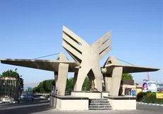 دانشجویان دانشگاه آزاد مرکزی مشکلات خود را به معاون علمی منتقل کنند + فیلم