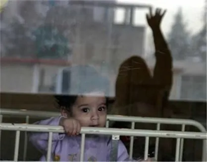 تهیه لباس و عروسک برای دختران بی سرپرست به همت انجمن تحکیم وحدت دانشگاه علوم پزشکی همدان