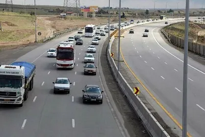 کاهش ۳.۸ درصد ی تردد در محورهای برون&zwnj;شهری نسبت به دیروز
