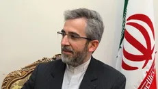 دیدار علی باقری با معاون خاورمیانه وزیر خارجه انگلیس/ گفتگو درباره مسائل دوجانبه