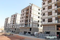 فرماندار همدان به سوالات دانشجویان درباره نهضت ملی مسکن پاسخ می‌دهد