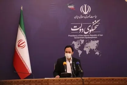 بهادری جهرمی: سرعت تزریق واکسن در این دولت ۴۰ برابر دولت قبل شد / امروز مردم، سبد کالا را دم در منزلشان تحویل می&zwnj;گیرند + فیلم