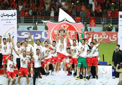 پرسپولیسی&zwnj;ها کاپ قهرمانی جام حذفی را بالای سر بردند