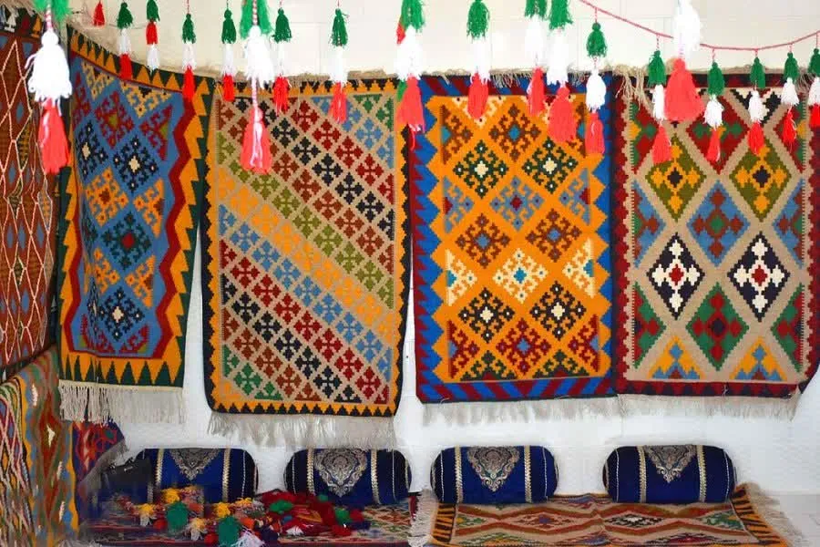 برپایی «هفته بازار صنایع‌دستی» در کرمانشاه؛ فرصتی برای عرضه مستقیم آثار هنرمندان