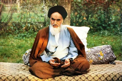ویژگی&zwnj;های رئیس جمهور از نظر بنیان&zwnj;گذار انقلاب اسلامی