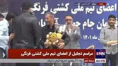 کاپ قهرمانی جام جهانی فرنگی به خانواده شهید آرمان علی وردی اهدا شد