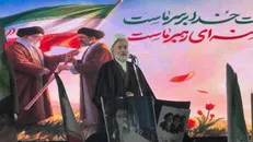 امام جمعه رشت: انقلاب اسلامی اوج عزت و اقتدار ملت ایران است