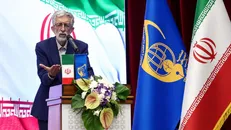 حدادعادل: قدرت‌های بزرگ زور دارند، اما عقل و شرف نه / اگر دانشمند نداشتیم، نمی‌توانستیم از کشور دفاع کنیم + فیلم