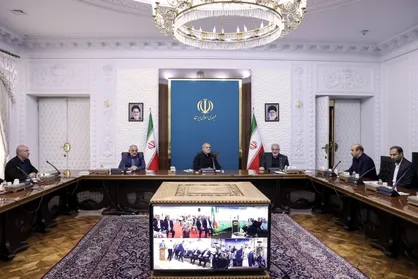 بهره&zwnj;برداری و آغاز عملیات اجرایی ۴۲۵ مگاوات نیروگاه خورشیدی در ۴ استان کشور