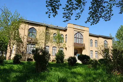 گنجینه&zwnj;ای بی&zwnj;بدیل ۱۰۰ ساله در کرج/ موزه جلال افشار در انتظار نجات از فرسودگی