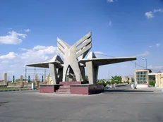 جای خالی فعالیت‌های فرهنگی در دانشگاه آزاد اراک/ مسئولان می‌گویند برنامه‌های مذهبی مخاطب ندارد!
