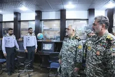 بازدید امیر الهامی از نمایشگاه دستاورد‌های دانشگاه پدافند هوایی خاتم‌الانبیاء