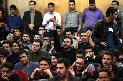 بهانه تراشی پزشکیان برای فرار از مناظره توهین به شعور دانشجو و دانشگاهیان بود