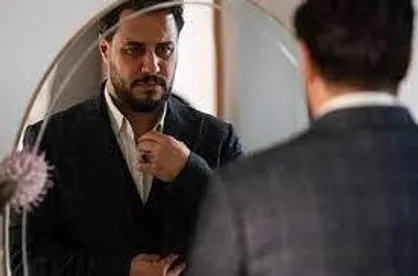جواد عزتی با &laquo;کت چرمی&raquo; در نوبت اکران