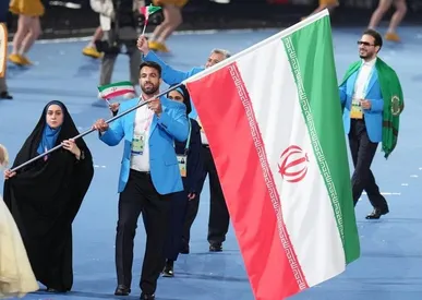 رژه کاروان ایران با پرچمداری جوانمردی و نوری/ فلسطین تشویق شد + فیلم