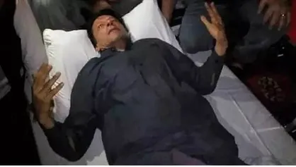 عمران خان از ناحیه هر ۲ پا هدف گلوله قرار گرفته است