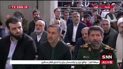 حضور پدر شهید آرمان علی&zwnj;وردی در نماز عید فطر