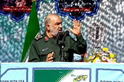سردار سلامی: آمریکا کارخانه تولید دیکتاتور در جهان است / آمریکایی&zwnj;ها بین دو شرّ گیر کرده&zwnj;اند / سرزمین ما برای آمریکا نامحرم است