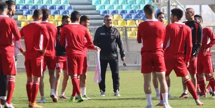 تمرین پرسپولیس بعد از برد شیرین دربی؛ تشکر هواداران از بازیکنان