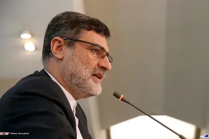 قاضی زاده هاشمی:دولت اعتدال در کاهش فاصله طبقاتی کارنامه خوبی ندارد و نتوانسته است این فاصله را کم کند