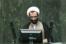 انتقاد عضو فراکسیون نمایندگان ولایی از عدم آزادی بیان در مجلس توسط هیات رئیسه