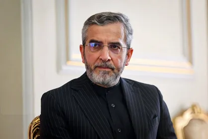 باقری: ایران و عمان در حال مذاکره درباره سازوکار مدیریت تنگه هرمز هستند