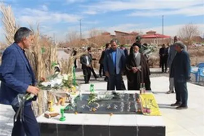 گلزار شهدای گمنام دانشگاه آزاد اسلامی سیرجان غبارروبی شد&nbsp;
